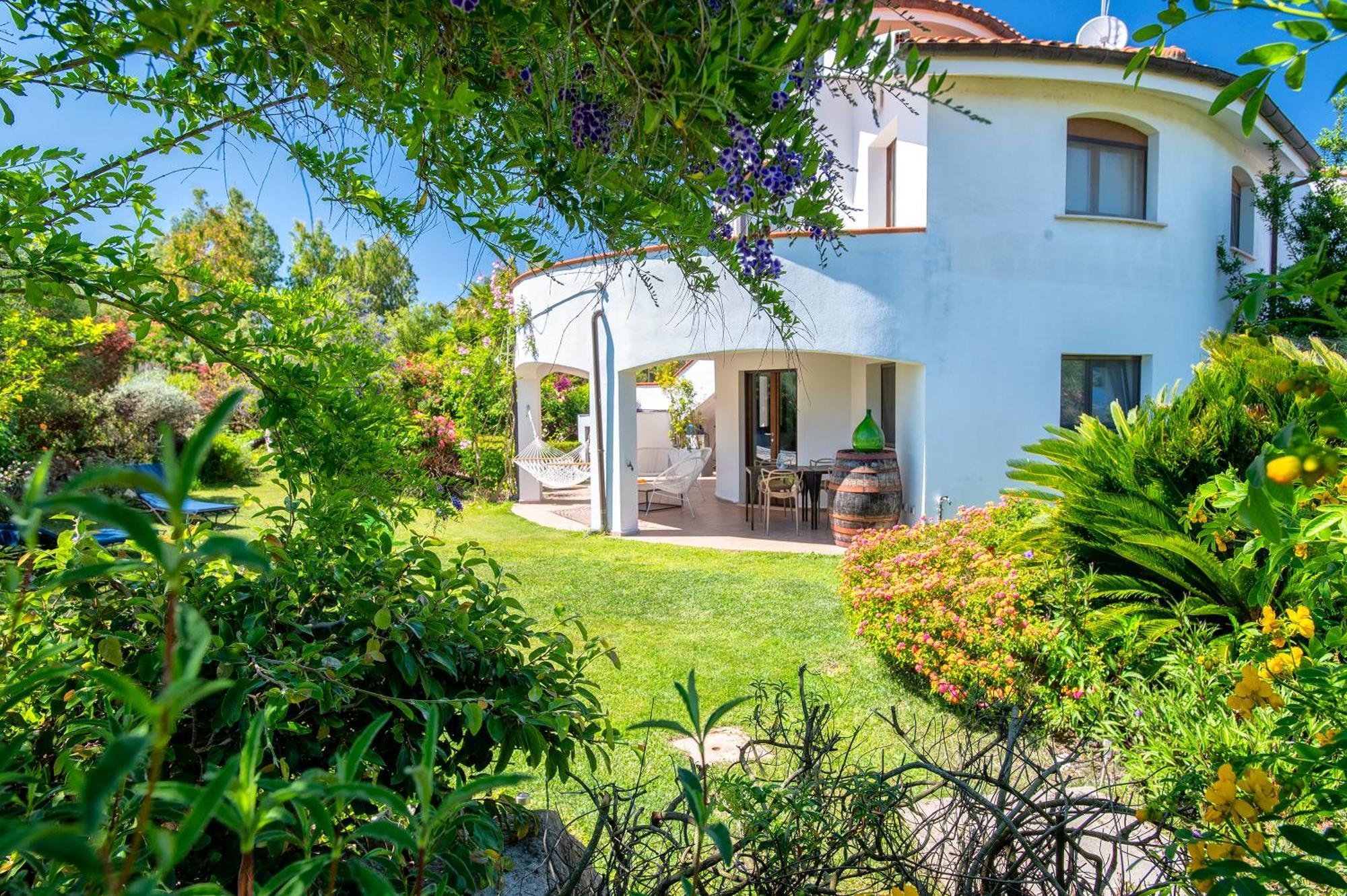 Sardinia Re - Villa Fioretta Flowers Apartments Olmedo Exterior photo